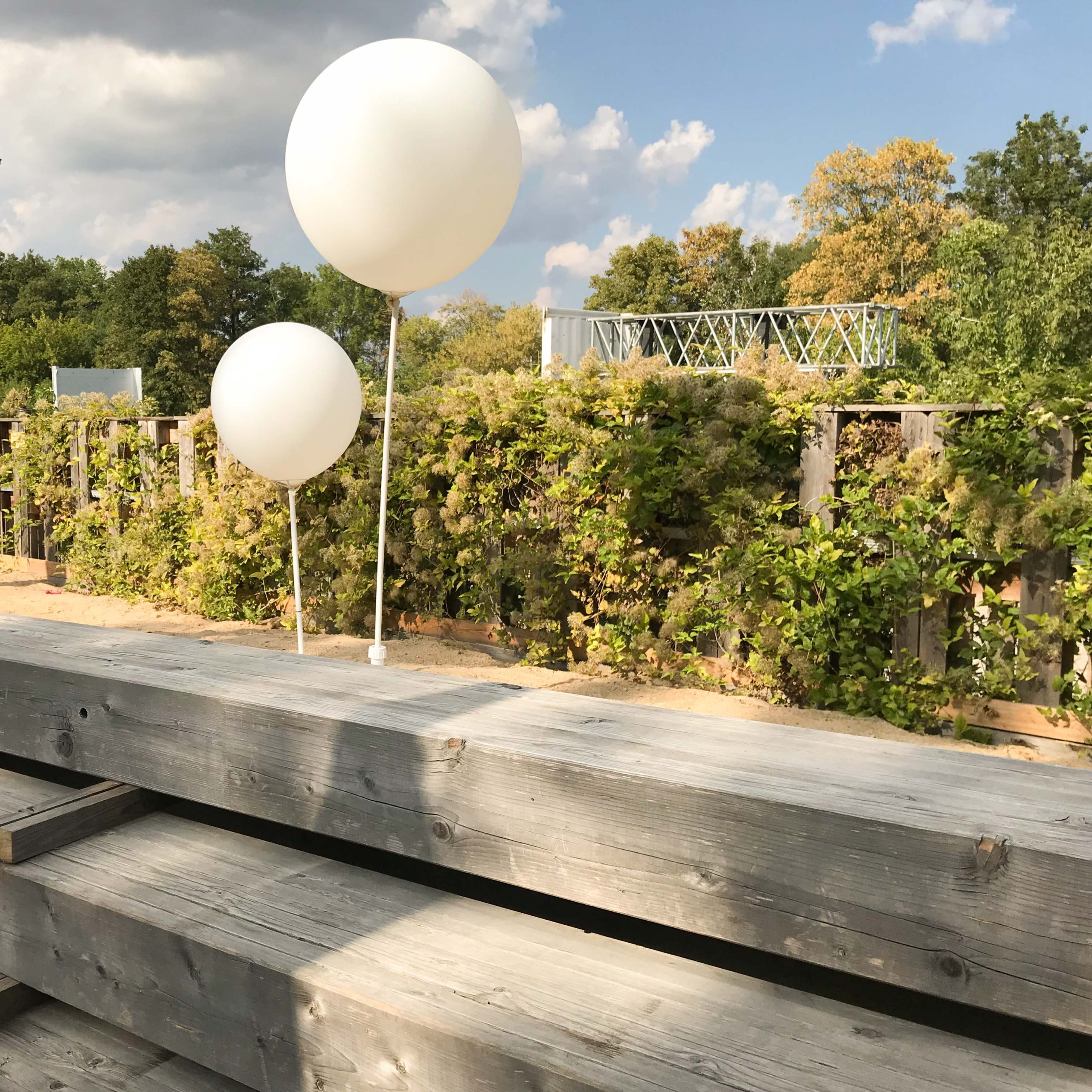 Veranstaltungslocation für eine Firmenveranstaltung mit zwei Ballons