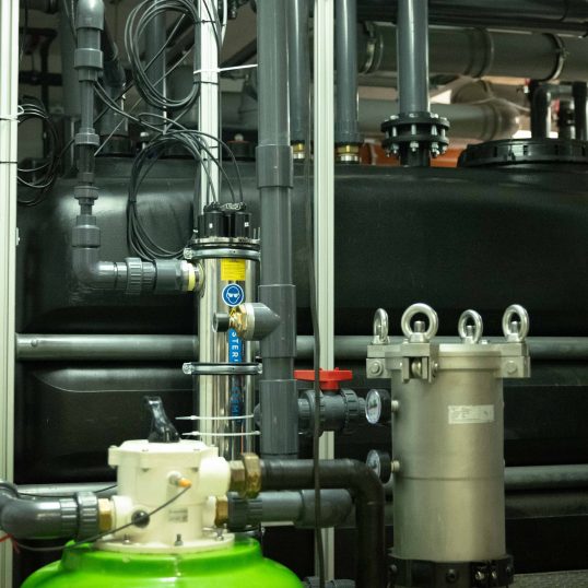 Symbolbild das Umweltbewusstsein von Familienunternehmen: Wasseraufbereitungsanlage